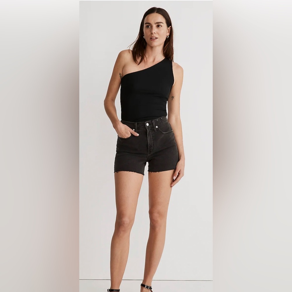 Madewell black denim high-rise shorts - size 28.